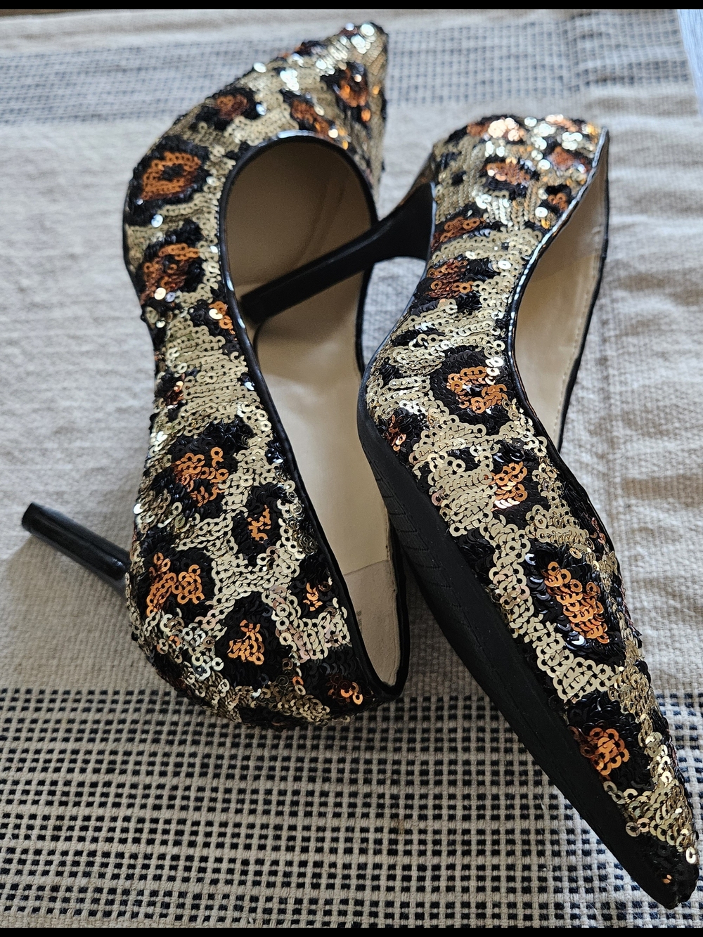 Jessica Simpson Black Gold Copper Sequin Pointed-toe Pumps - Picture 14 of 14